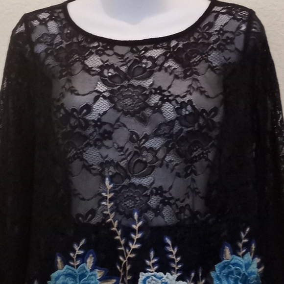 Karen Kane Lace Floral Embroidered  Top - Picture 4 of 14
